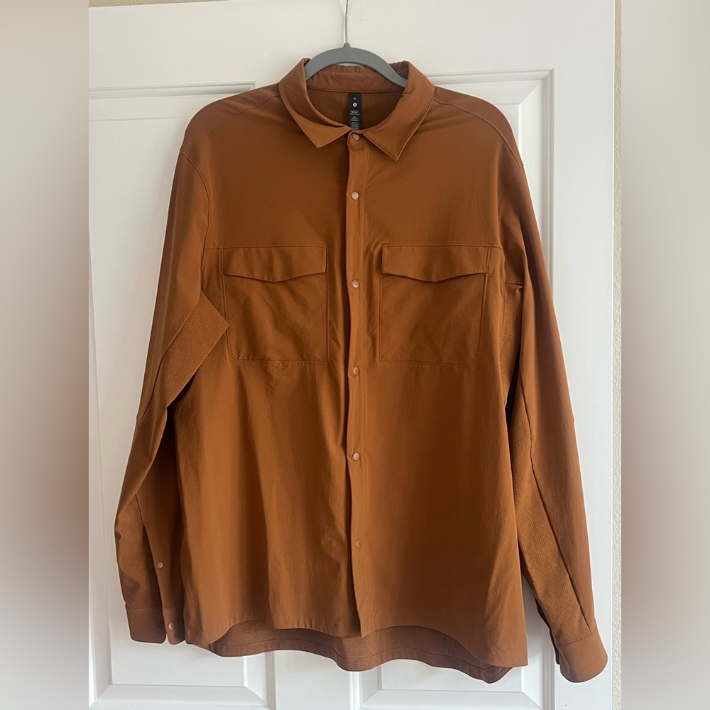 Lululemon Breathable button up/ over shirt - XL